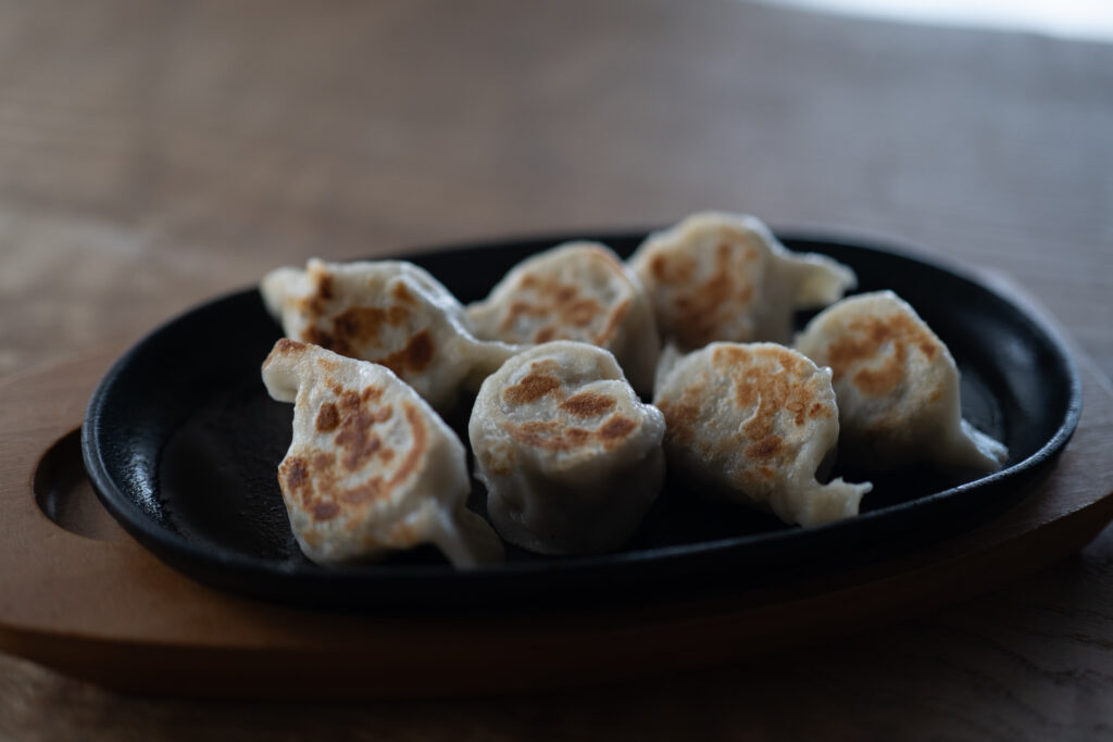 焼き餃子の出来上がりの様子