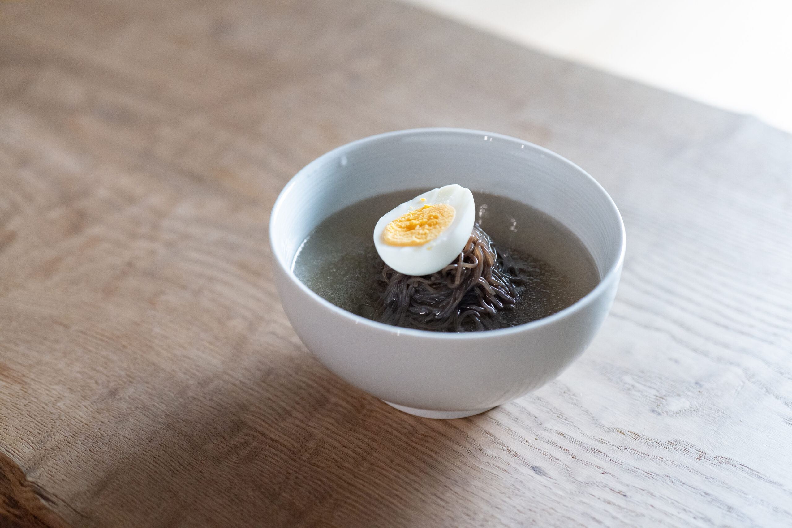 出来上がった平壌冷麺